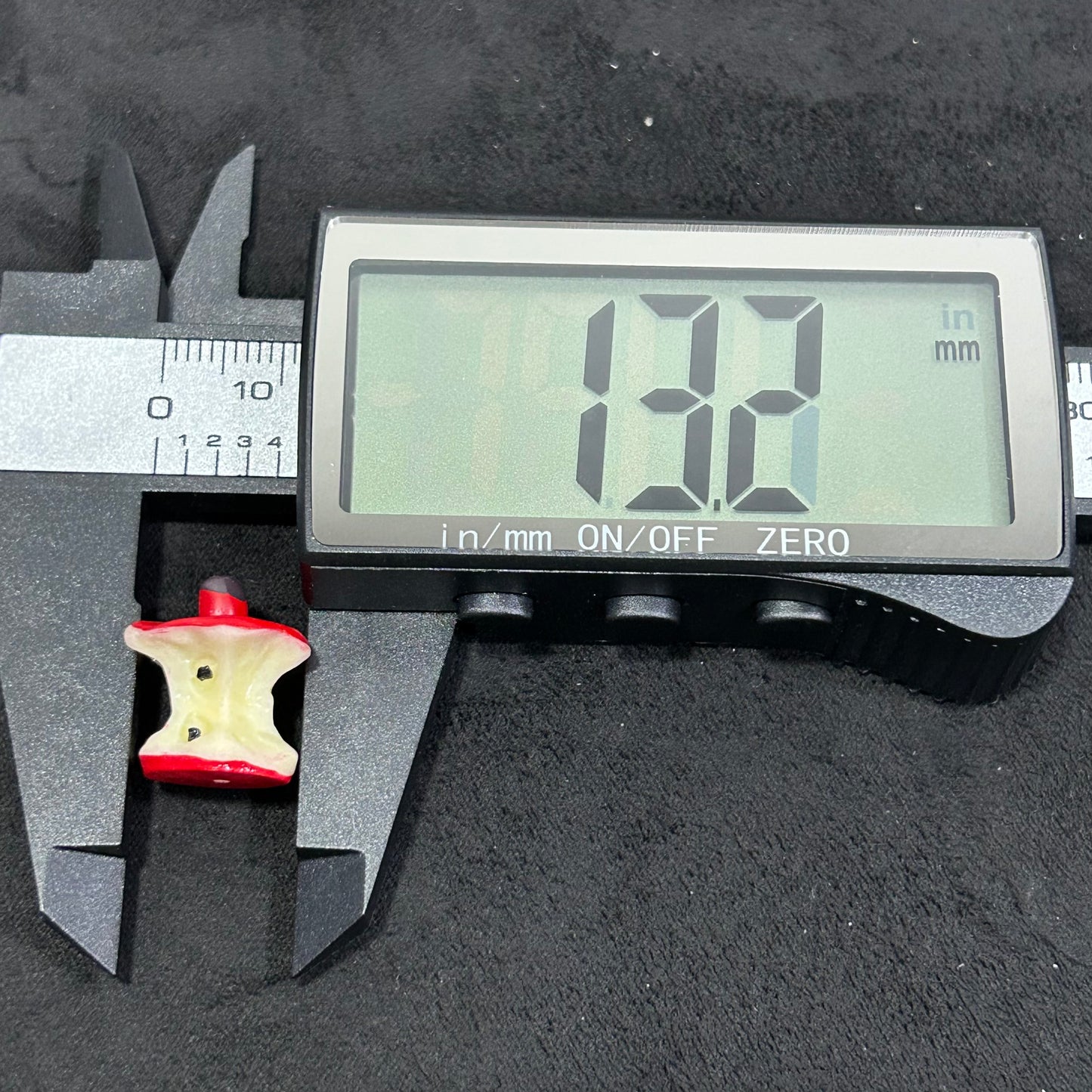 リンゴの種ビーズ